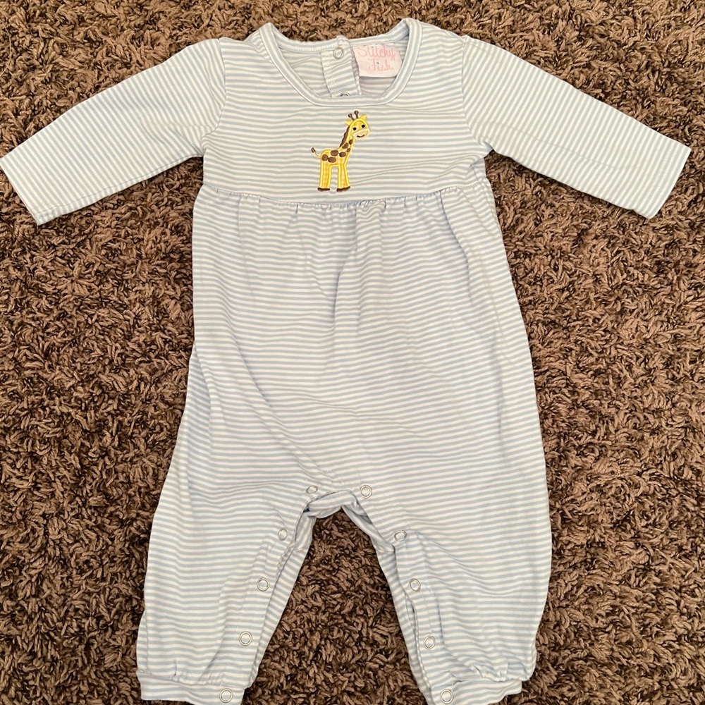 stitchy fish giraffe appliqué romper